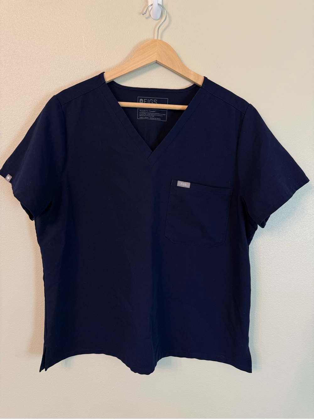 Figs Navy Blue Catarina One Pocket V-Neck Women's Scrub Top Size XL Petite - Picture 3 of 9